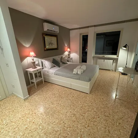 Favolosa Con Terrazzo شقة فيتشنزا